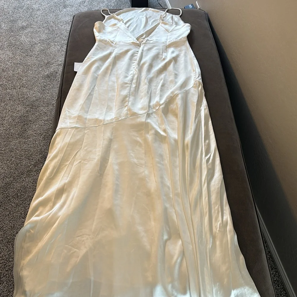 Lulus Wedding dress size XL Allure ivory satin Backless Cowl Neck. - Picture 13 of 16